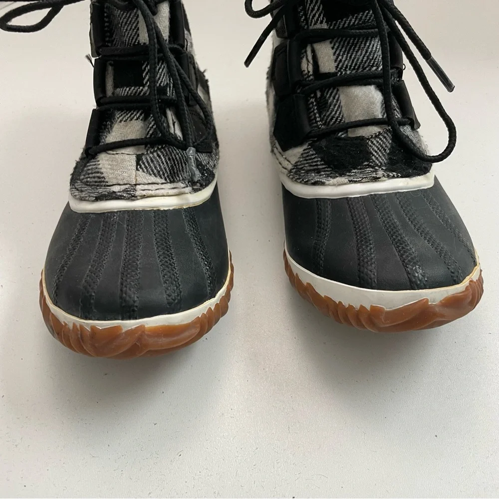 Sorel Out 'n About X Madewell Boots Rain Snow Ankle Flannel Buffalo Check Black - Picture 2 of 15